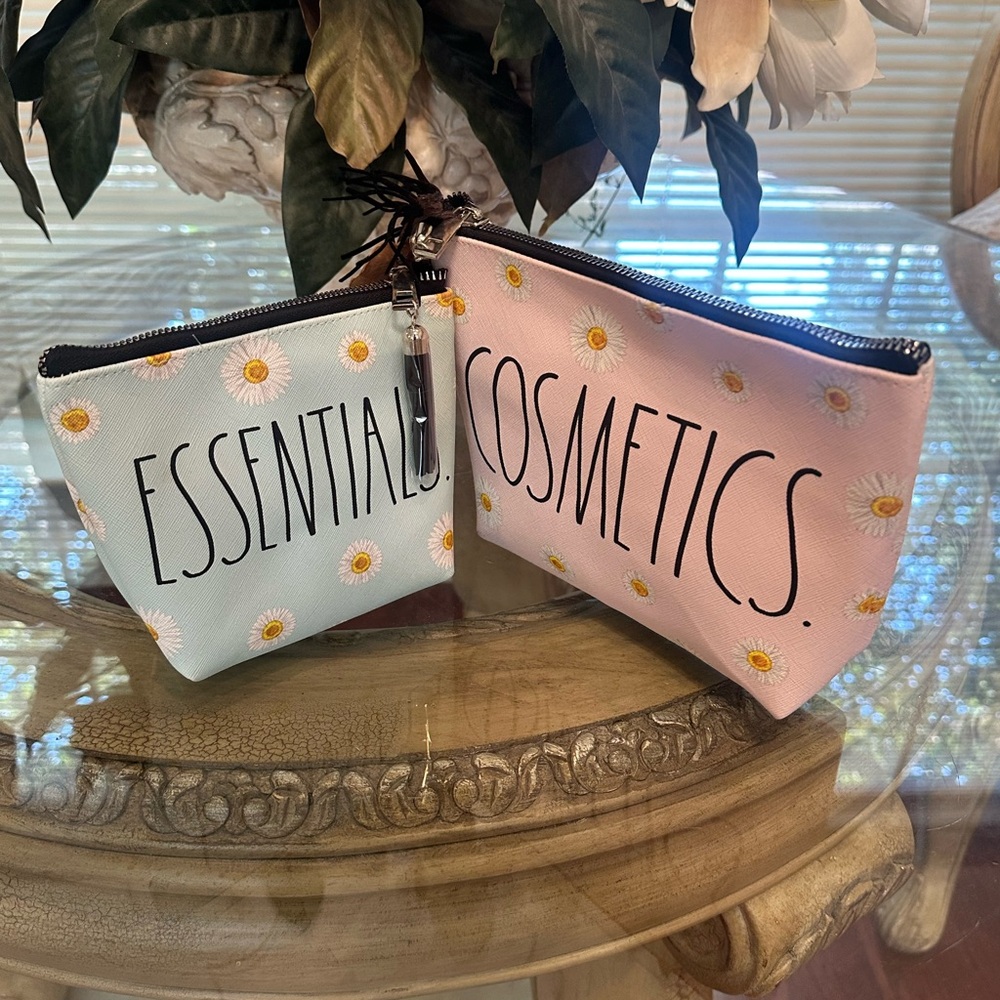 Floral Pink and White Cosmetic Bag Set - Picture 4 of 6